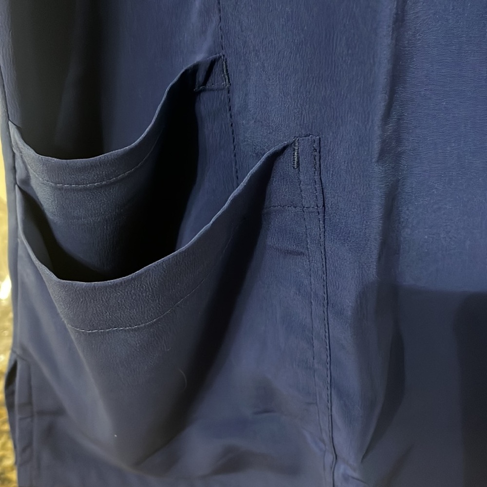 Navy Scrub top - Picture 2 of 4